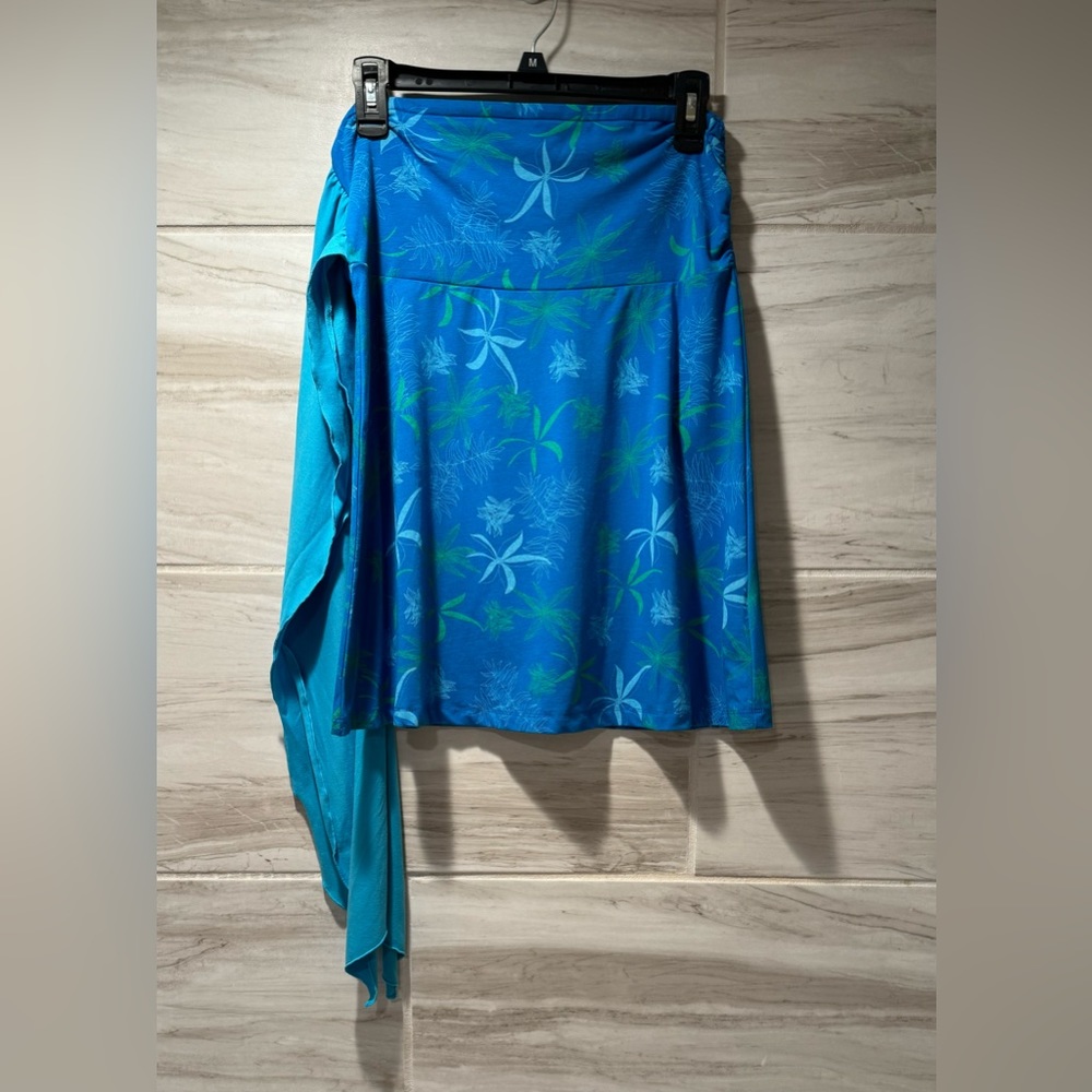 Kuhl Blue Azure Convertible
Styles Kai Skirt Size Small - Picture 2 of 6